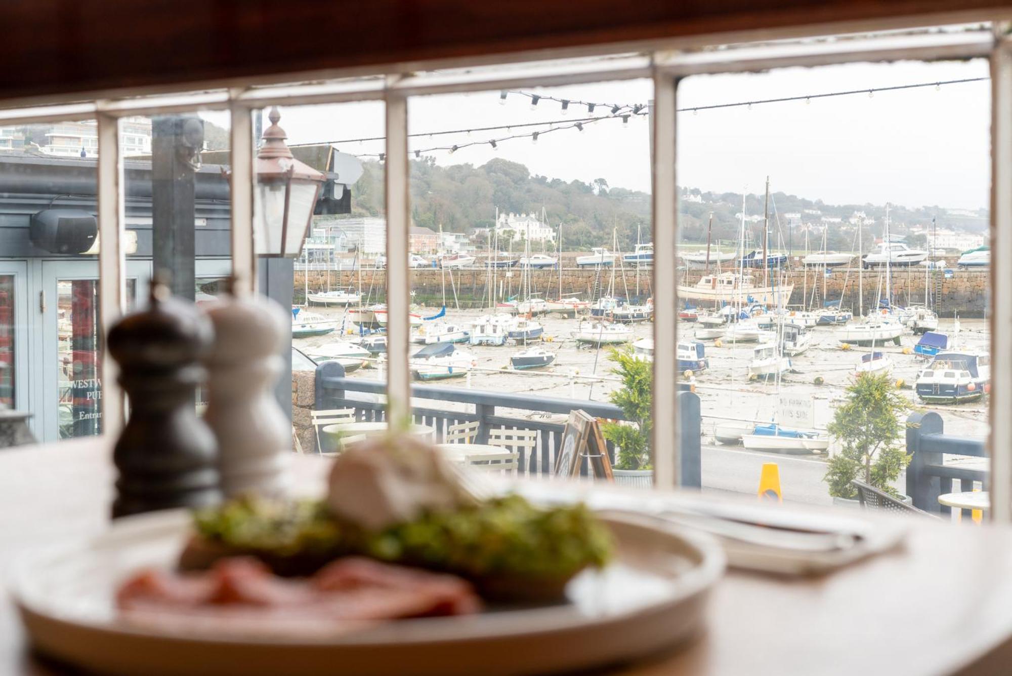 Old Court House Inn St Aubin Dış mekan fotoğraf