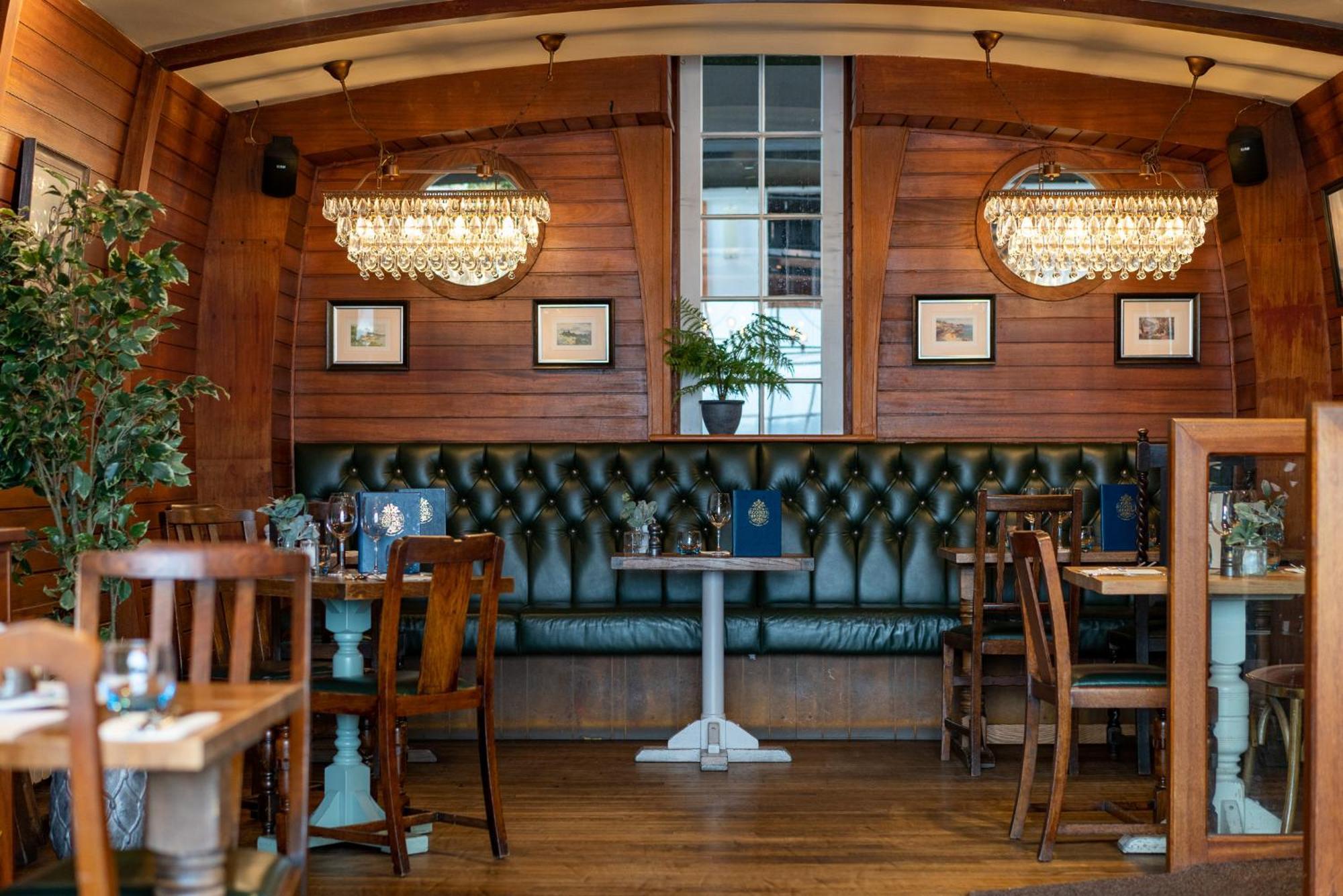 Old Court House Inn St Aubin Dış mekan fotoğraf